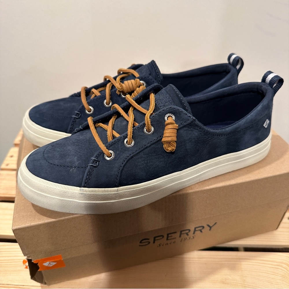 Sperry Women's Navy Sneakers with Brown Laces 8.5 - Picture 2 of 9